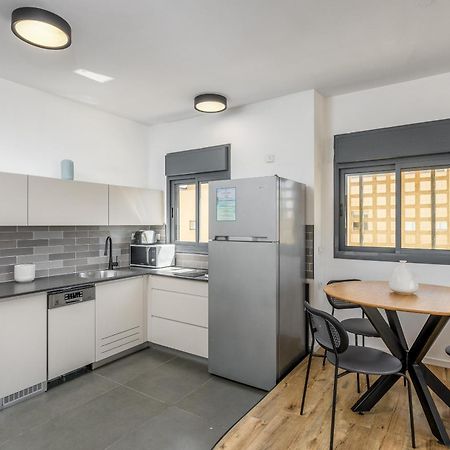 Apartamento Modern & Sunny 1 Bdr W Balcony And Parking Tel Aviv Exterior foto