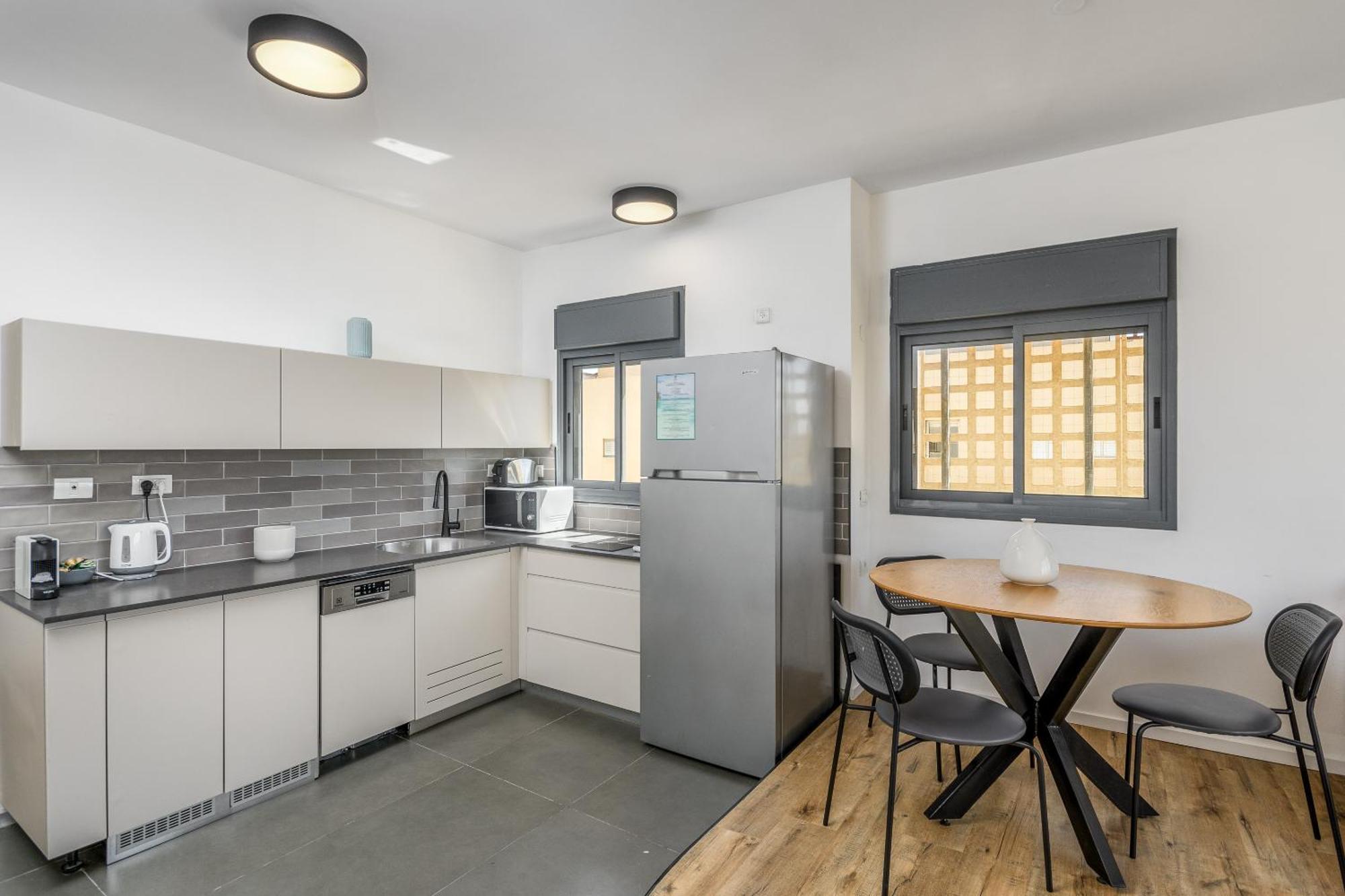 Apartamento Modern & Sunny 1 Bdr W Balcony And Parking Tel Aviv Exterior foto