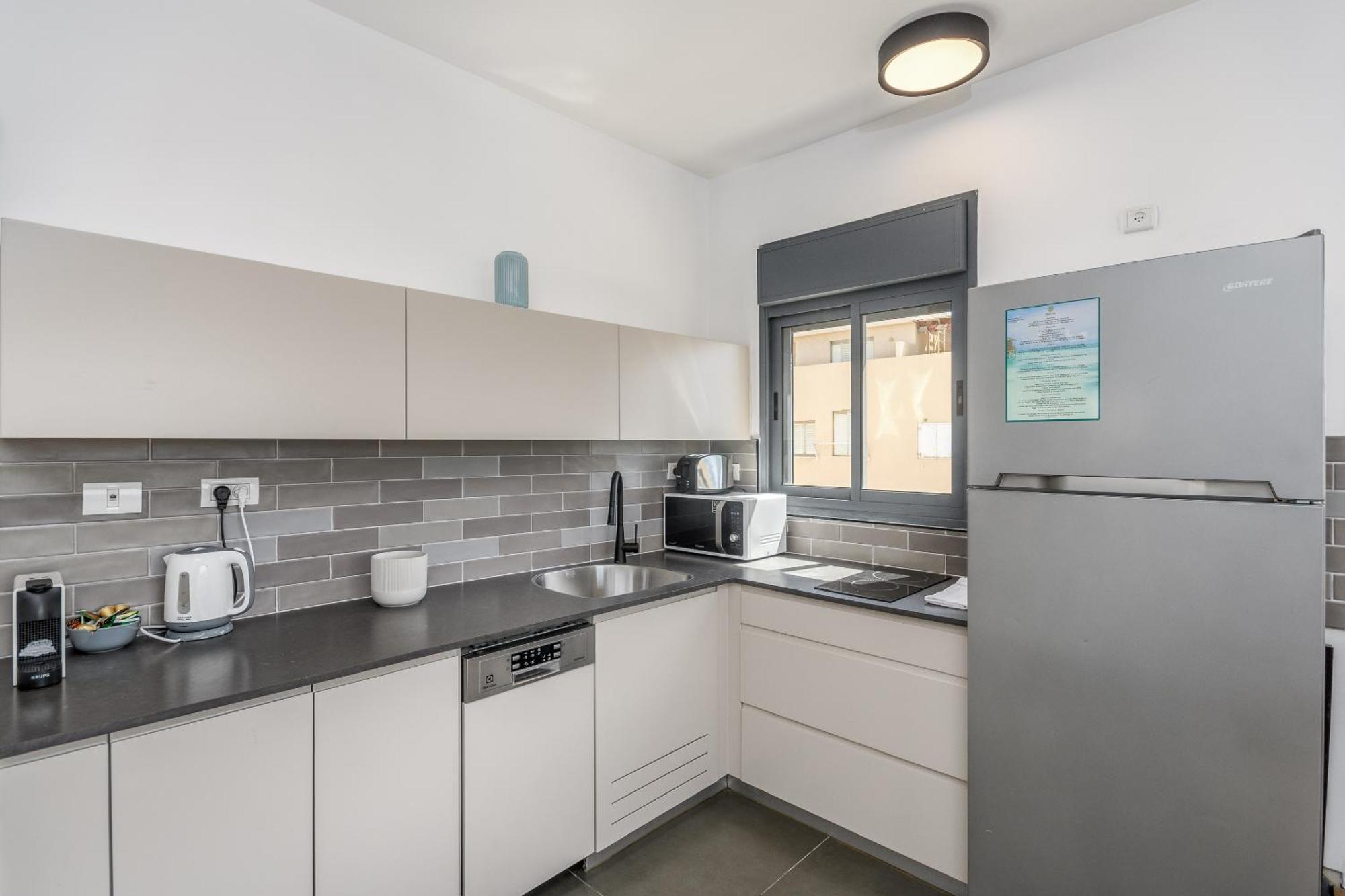 Apartamento Modern & Sunny 1 Bdr W Balcony And Parking Tel Aviv Exterior foto