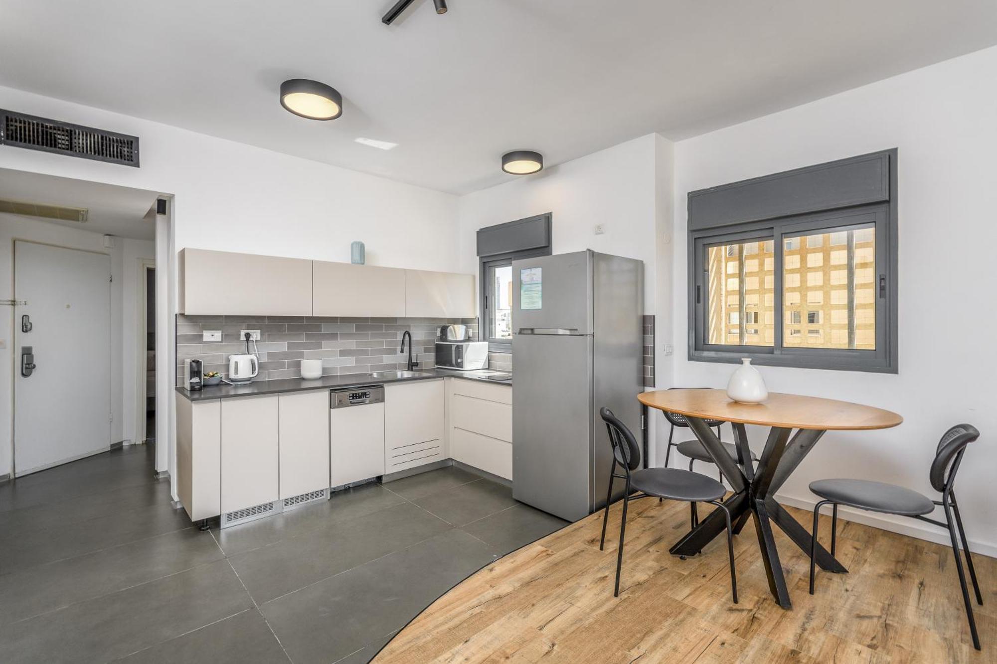 Apartamento Modern & Sunny 1 Bdr W Balcony And Parking Tel Aviv Exterior foto
